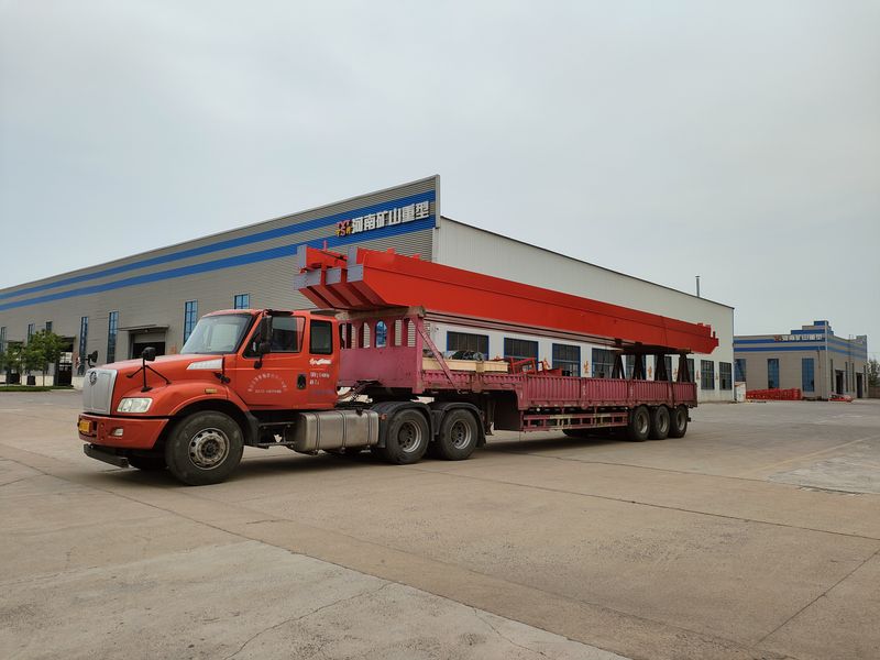 電動葫蘆橋式起重機(jī) 3臺 LH5t-17m 制作完成，發(fā)往河南漯河交付客戶使用。